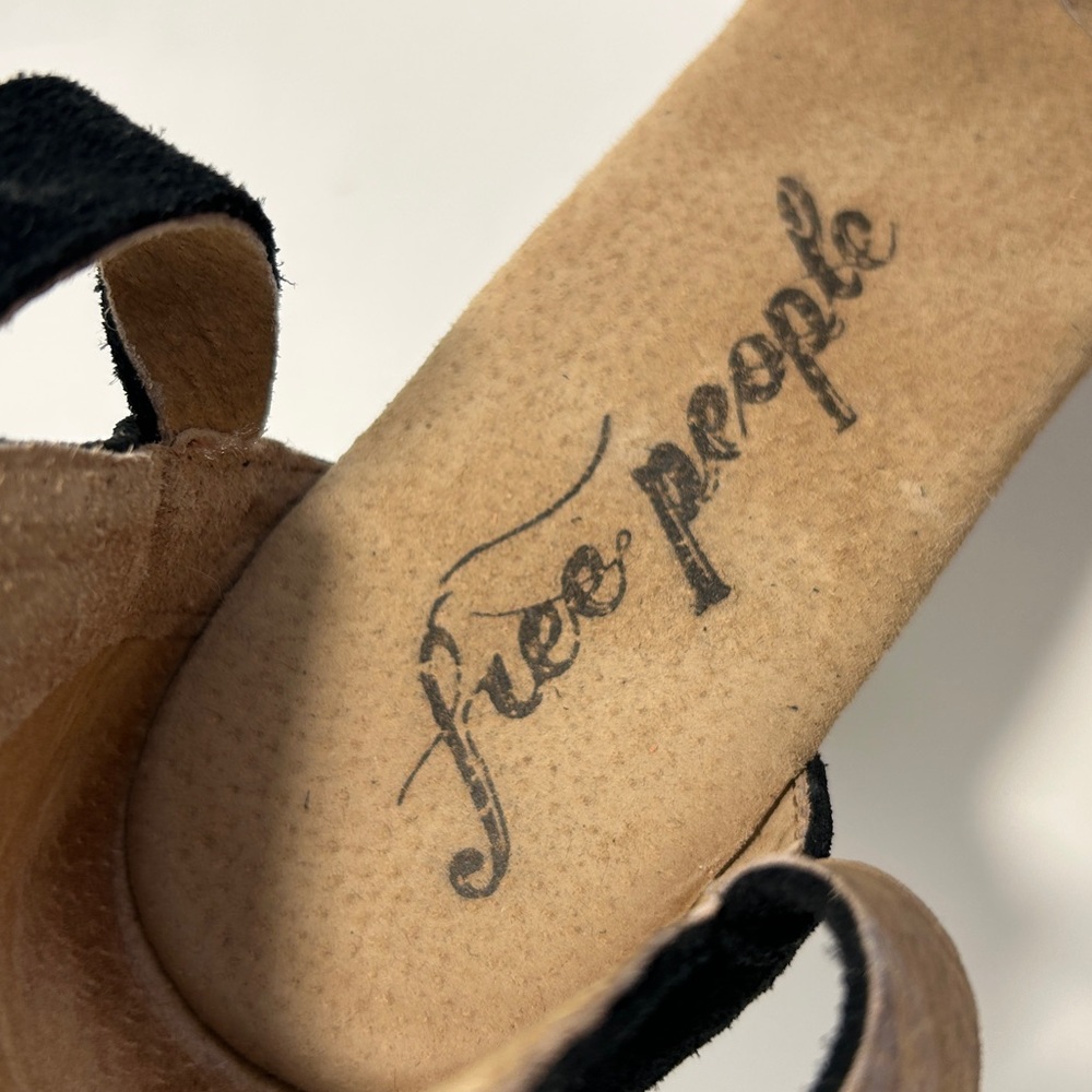 EUC Free People Cedar Clog Black Suede Platform Ankle Strap Bootie Sandal - Picture 9 of 9